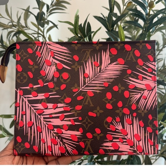 Limited Edition LV Jungle Dots Pouch - Picture 3 of 6